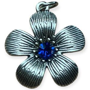 Vintage Silver Tone Metal Flower Pendant 1in Blue Austrian Crystal Floral Charm